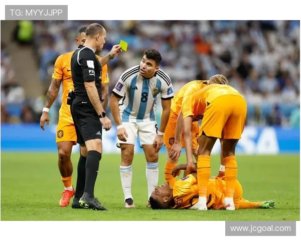 足球比赛中收到黄牌后的应对策略与注意事项解析